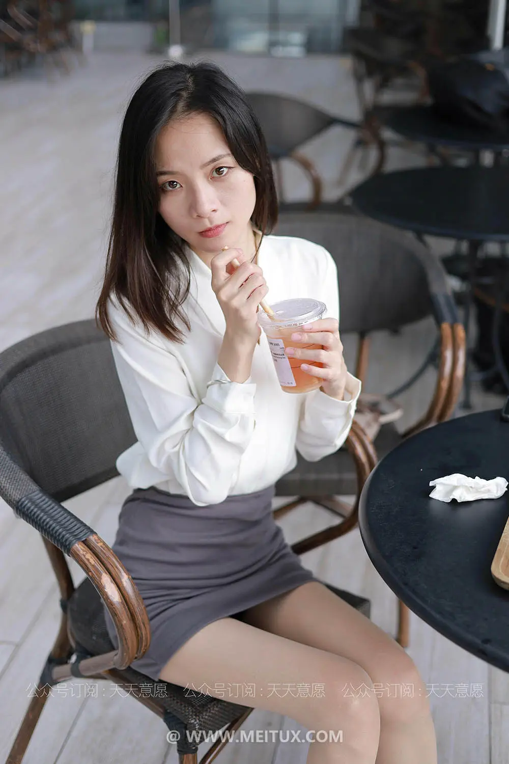 [IESS异思趣向] 2021.07.08 丝享家855：《白色OL装》小六 [90P-139MB]