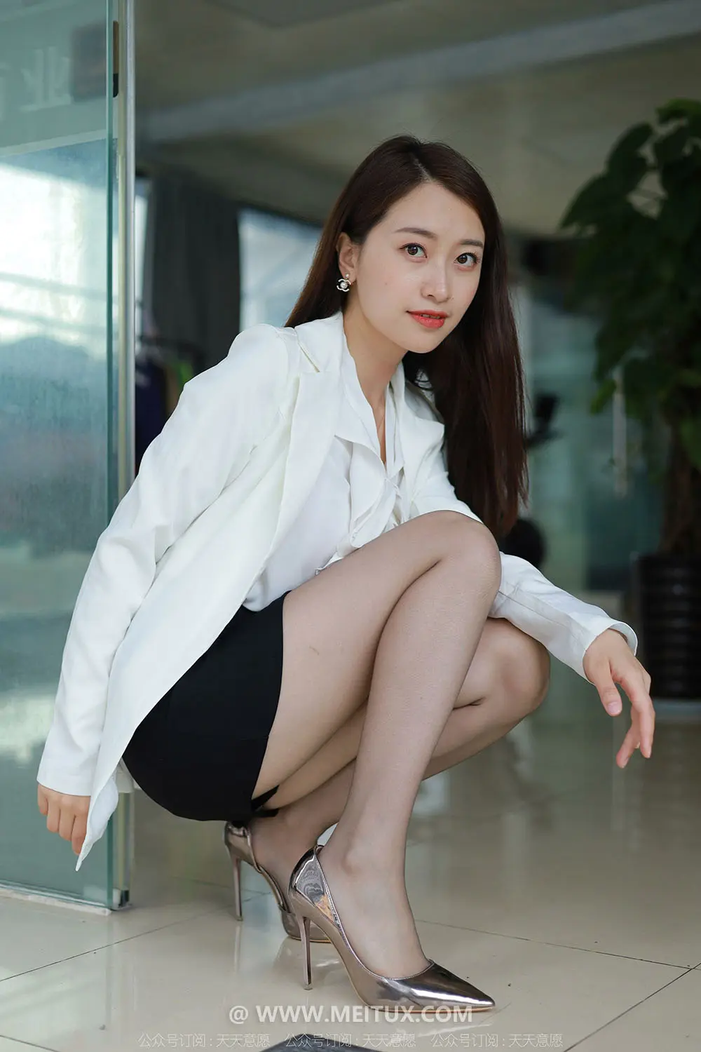 [IESS异思趣向] 2022.06.11 丝享家1114：《冷艳黑丝》小婕 [82P-119MB]