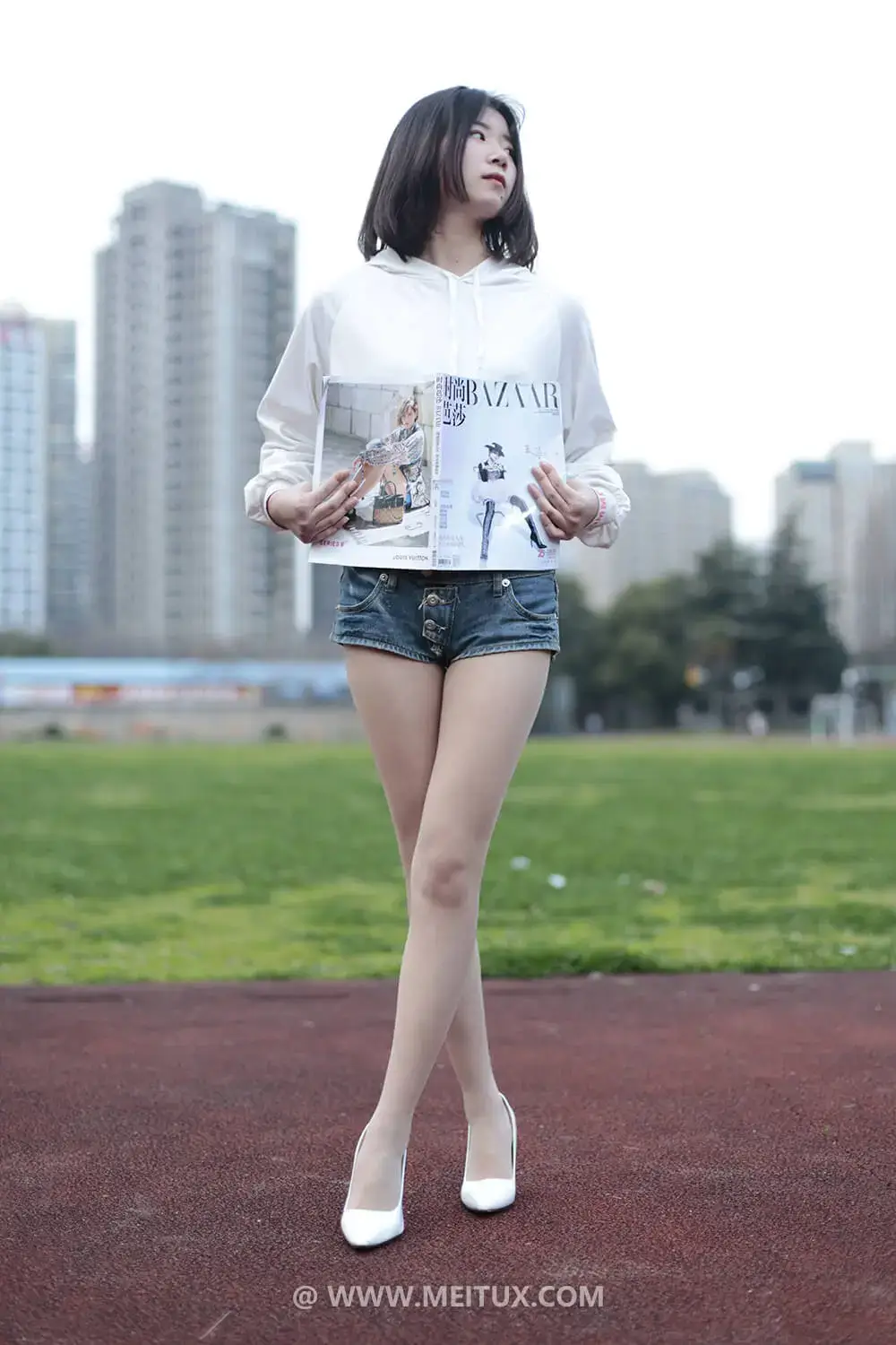 [奈丝写真] NO.034 喵璃-穿过运动场的青春气息 [48P-249MB]