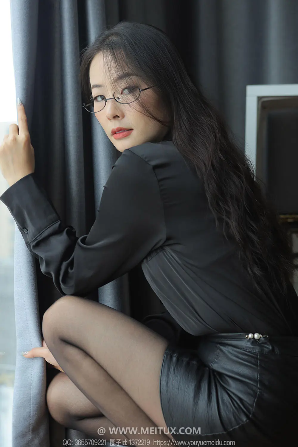 [IESS异思趣向] 2024.02.21 丝享家1670：《黑色系穿搭》小金 [79P-77MB]