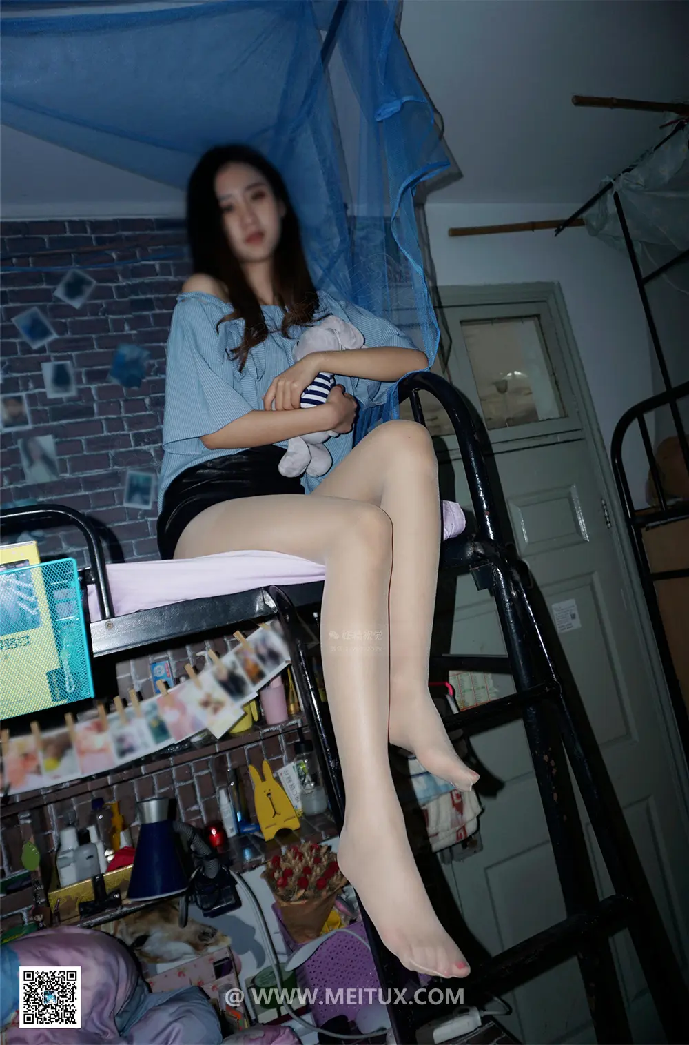 妖精视觉 NO.111 小茶 包臀皮裙，肉丝袜！[70P-56MB]