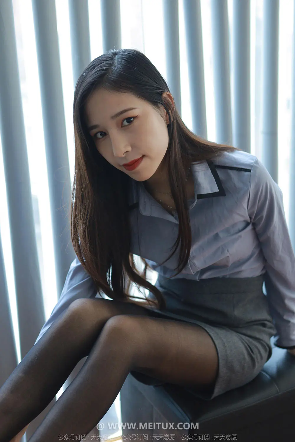 [IESS异思趣向] 2022.11.27 丝享家1281：《黑丝灰裙》美子 [88P-99MB]